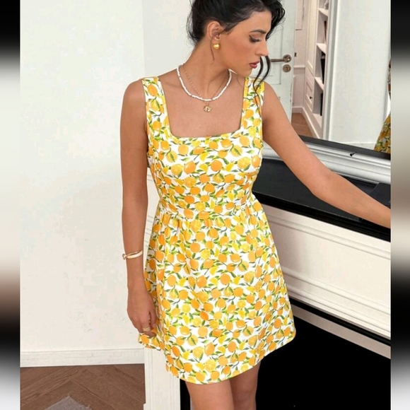 Dresses & Skirts - Women's Elegant Vacation Fruit Print Sleeveless Dress